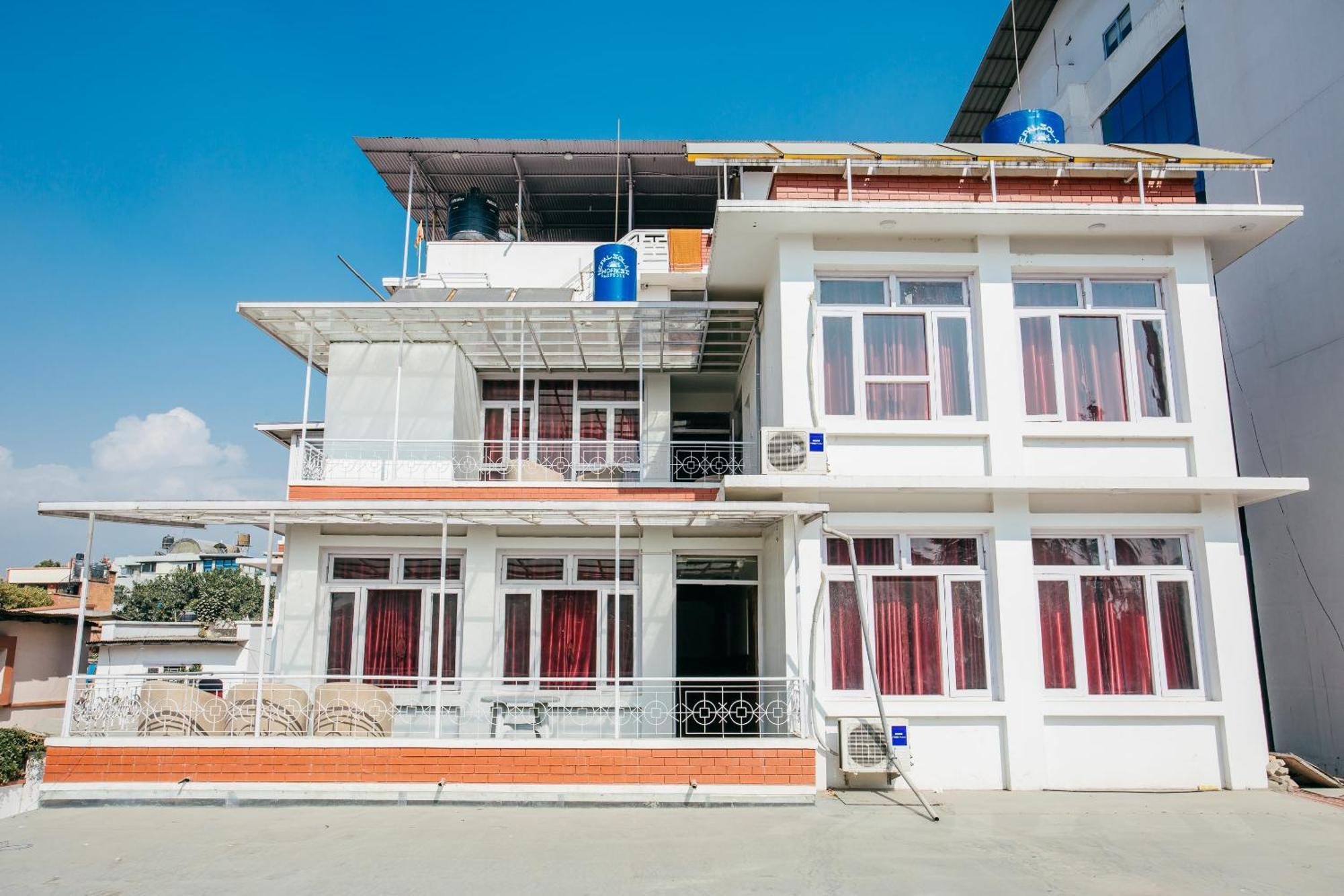 Oyo 11474 Gangaur Regency Boutique Hotel Kathmandu Exterior photo